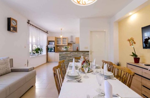 Grizane House | Holiday home with pool, sun terrace and barbecue