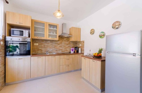 Grizane House | Holiday home with pool, sun terrace and barbecue
