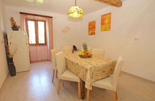 Orbanici House | Holiday home with pool for 6 people