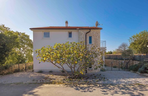 Garica House | Holiday home with swimming pool