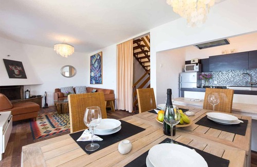 Vantacici House | Holiday home with terrace and sea view