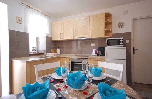 Nenadici House | Holiday home with terrace and barbecue