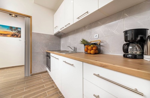 Silo House | Holiday home with terrace near the sea