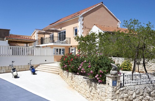 Marina House | Holiday house Cavela with private pool 3 km from the beach