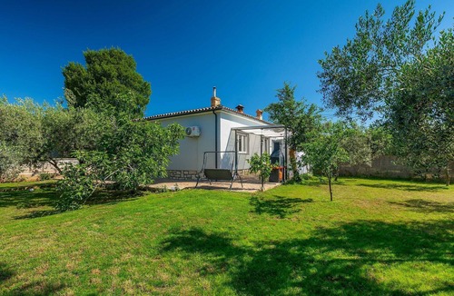 Loborika House | Holiday house Chill out Loborika - Two Bedroom Holiday Home with Terrace