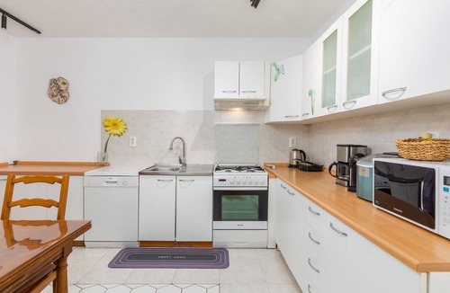 Gajana Villa | Holiday house Dioniza - charming villa with pool, sauna, jacuzzi, darts and foosbal, only few min drive from the sea