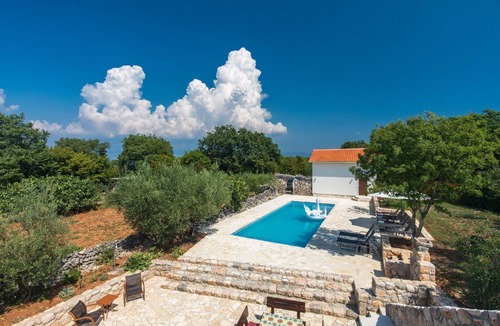 Sveti Ivan Dobrinjski House | Holiday house Dobrinj for 1 - 10 persons with 5 bedrooms - Holiday home