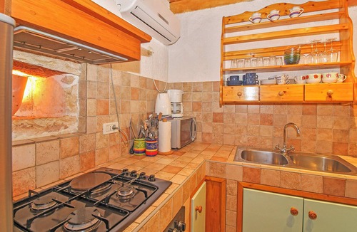 Cokuni House | Holiday house Dolores * fenced garden, private pool, BBQ, free WiFi