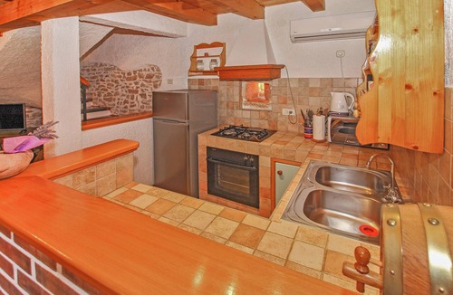 Cokuni House | Holiday house Dolores * fenced garden, private pool, BBQ, free WiFi