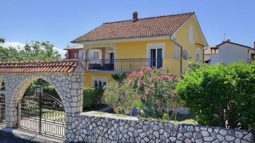 Silo Apartment | Holiday House Holek
