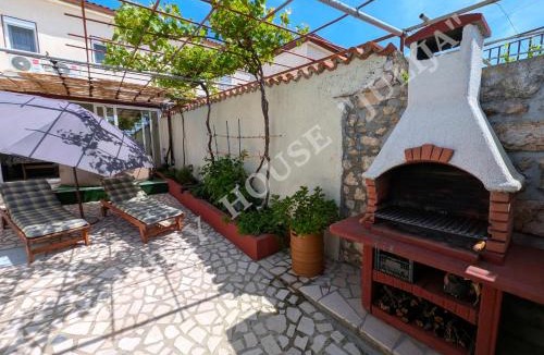 Bribir Apartment | Holiday House Julija