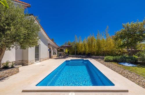 Pinezici House | Holiday house KAI with private pool