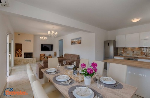 Pinezici House | Holiday house Krk (Stadt) for 1 - 10 persons with 5 bedrooms - Holiday home