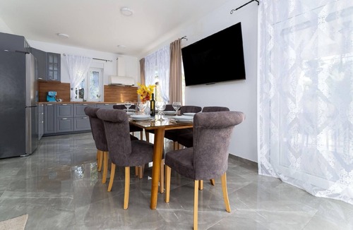 Pinezici House | Holiday house Krk (Stadt) for 1 - 10 persons with 4 bedrooms - Holiday house
