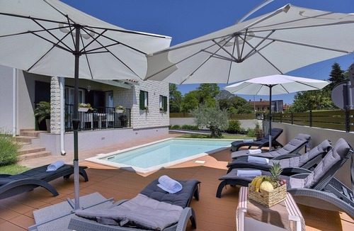 Krnica House | Holiday house Krnica for 6 - 8 persons with 3 bedrooms - Holiday house