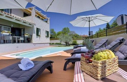 Krnica House | Holiday house Krnica for 6 - 8 persons with 3 bedrooms - Holiday house