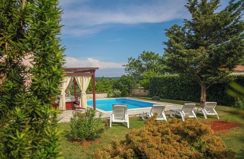 Marcana House | Holiday house Luna * 1000 m2 fenced garden, terrace, private pool