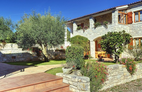 Rakalj House | HOLIDAY HOUSE MANUEL 2 Istrian stone house in quiet resort next to the sea