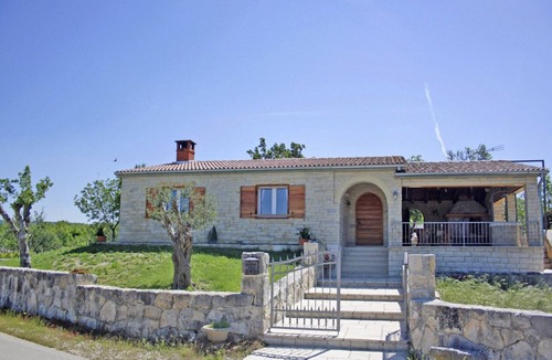 Benkovac Villa | Holiday house Maslina * 2000 m2 garden, private pool, free WiFi
