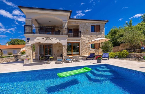 Ostrobradic House | Holiday house OBZOVA with private heated pool