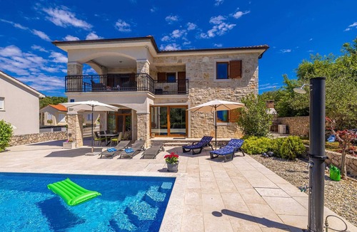 Ostrobradic House | Holiday house OBZOVA with private heated pool