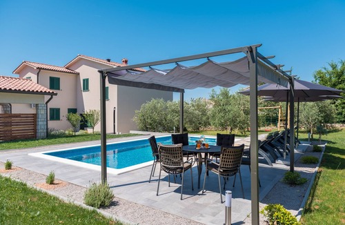 Presika Villa | Holiday House OLIVE GROVE with pool and garden