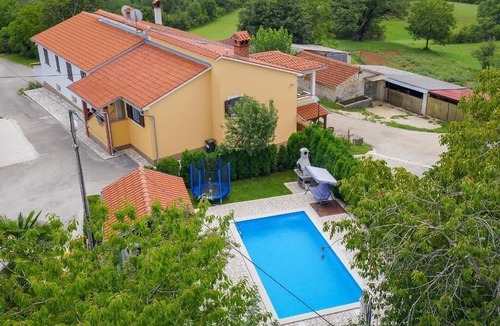 Lindar House | Holiday house Pazin for 10 persons with 5 bedrooms - Holiday house