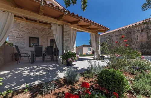 Pinezici House | Holiday house Pinezici for 1 - 6 persons with 3 bedrooms - Holiday house