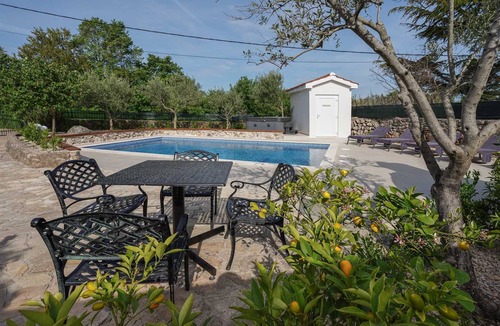 Rasopasno Villa | Holiday House Stone Lady