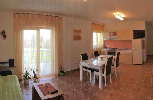Rebici House | Holiday house with pool and summer kitchen, only 5 min. from the beach