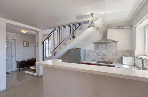Peruski House | Holiday house with private pool for 8 persons approx. 157 qm in Peruski, Istria (Bay of Raša)