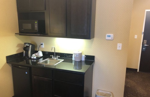 Dimondale Hotel | Holiday Inn Express Hotel & Suites Lansing-Dimondale by IHG