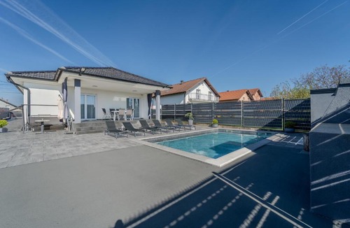 Kraljevec Sesvetski Villa | Holiday Villa Pervan