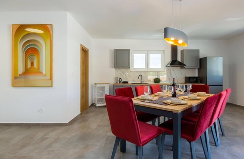 Topid House | Holiday villa "Villa Xenia"