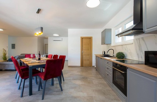 Topid House | Holiday villa "Villa Xenia"