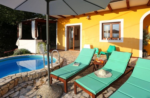 Ripenda Verbanci Villa | Homerez - Villa 3 km from the beach for 6 pers. with pool in Ripenda Verbanci