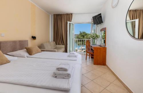 Malinska Hotel | Hotel Adria
