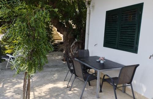 Borak Apartment | House B - with spacious terrace and beautiful view