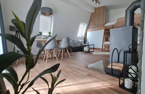 Karlovac House | House by the Dobra River with jacuzzi, panoramic terrace, and space for gatherings.