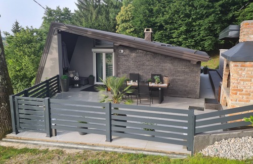 Karlovac House | House by the Dobra River with jacuzzi, panoramic terrace, and space for gatherings.