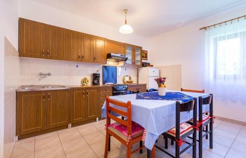 Vinkuran House | House Cador