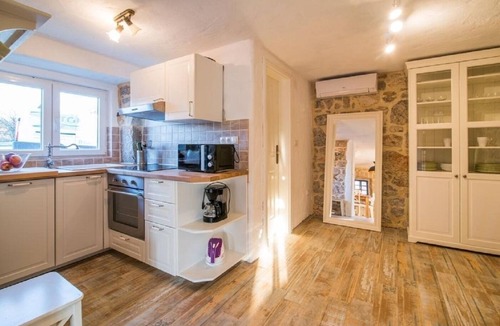 Garica House | House Frank (109671-K1) - Vrbnik - island Krk