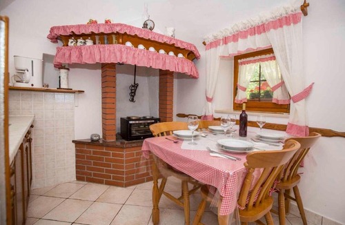 Bartici House | House Josip