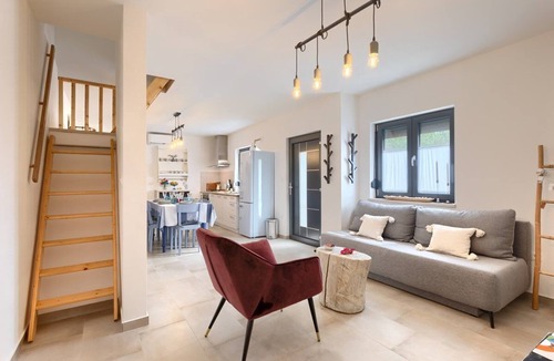 Mali Vareski House | House Lando (74318-K1) - Pula