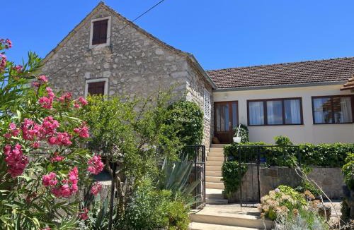 Vrboska House | House Lara