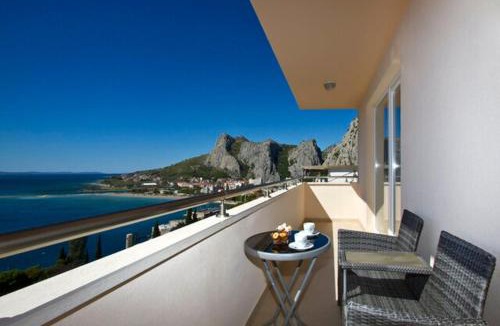 Omis House | House Miho