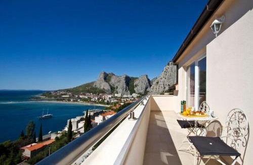 Omis House | House Miho