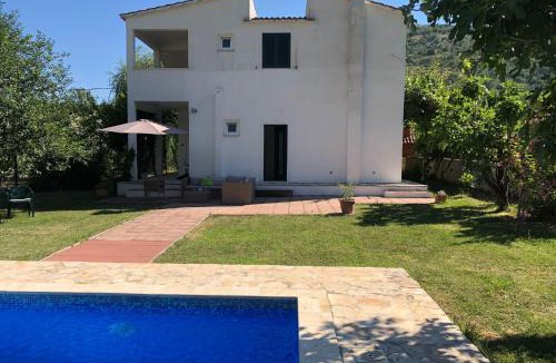 Gata House | House Nada