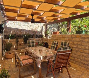 Maslinica House | House Nika
