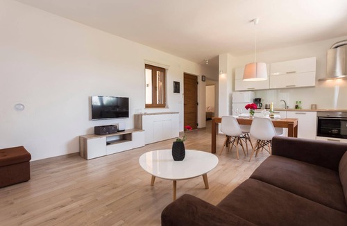 Loborika House | House Nina with a heated swimming pool